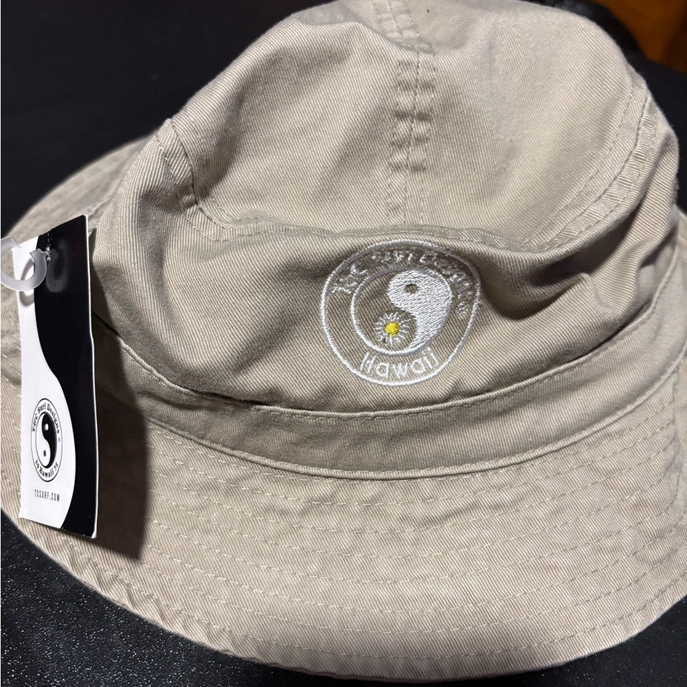 Bucket hat w/tags